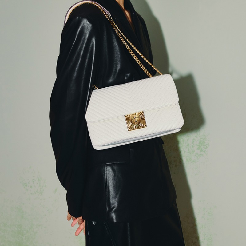 One-shoulder slung chain underarm bag
